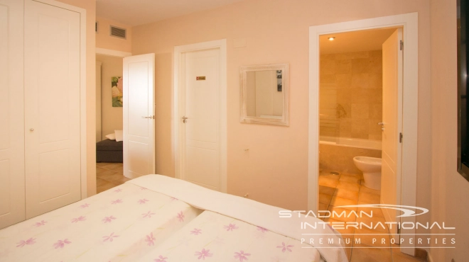 Romslig Sørvendt Leilighet med Vakker Fjellutsikt