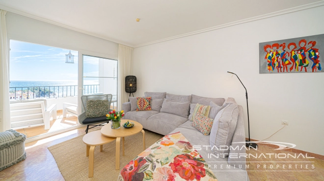 Leilighet med Vakre Sjøutsikter nær Stranden og Havnen