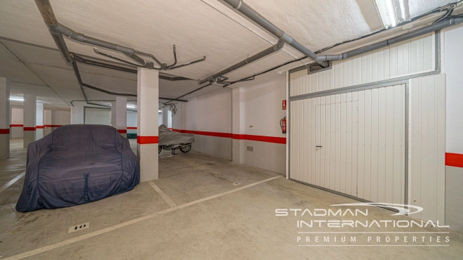 Leilighet med Vakre Sjøutsikter nær Stranden og Havnen