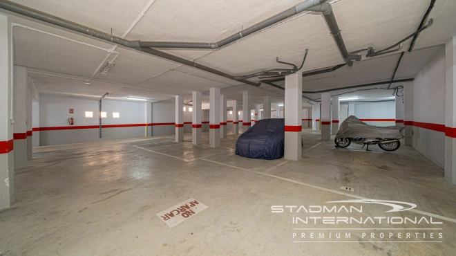 Leilighet med Vakre Sjøutsikter nær Stranden og Havnen