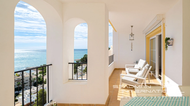 Leilighet med Vakre Sjøutsikter nær Stranden og Havnen