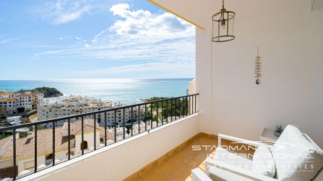 Leilighet med Vakre Sjøutsikter nær Stranden og Havnen