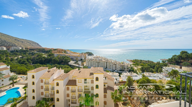 Apartment with Beautiful Sea Views Near the Beach and Harbor