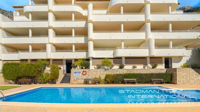 Romslig Hjørneleilighet med Vakker Sjøutsikt i Altea Hills