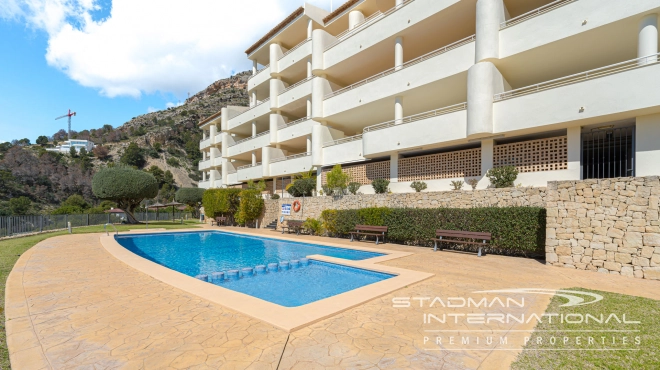 Romslig Hjørneleilighet med Vakker Sjøutsikt i Altea Hills