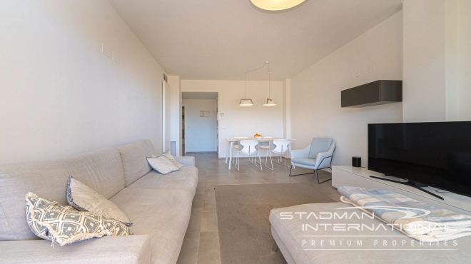 Romslig Hjørneleilighet med Vakker Sjøutsikt i Altea Hills