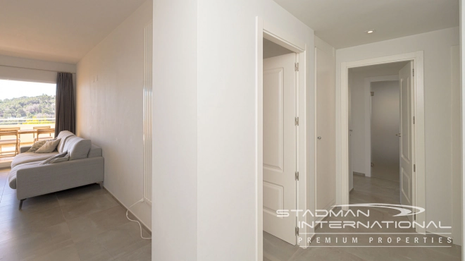 Romslig Hjørneleilighet med Vakker Sjøutsikt i Altea Hills