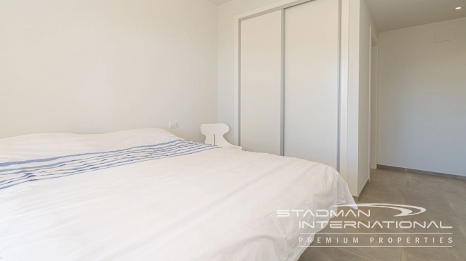 Romslig Hjørneleilighet med Vakker Sjøutsikt i Altea Hills