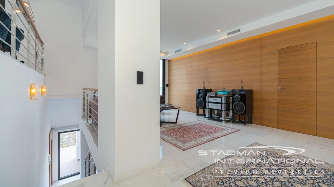 Modern Villa with Fantastic Sea Views in Altea La Vella