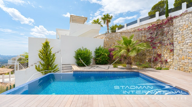 Modern Villa with Fantastic Sea Views in Altea La Vella