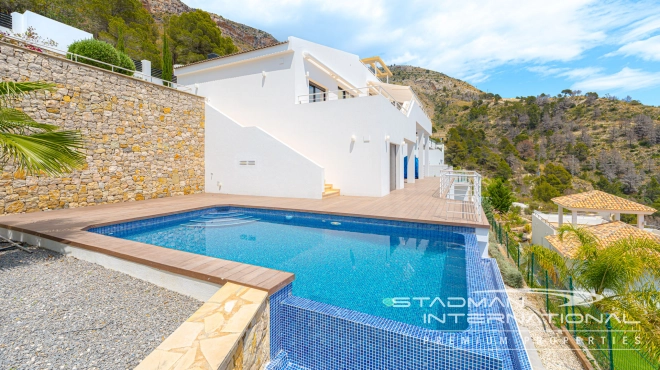 Modern Villa with Fantastic Sea Views in Altea La Vella