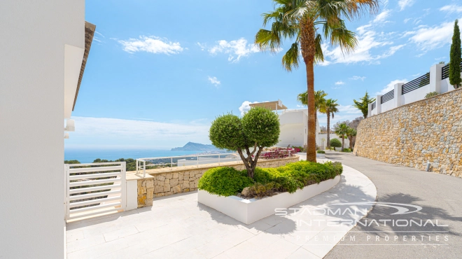 Modern Villa with Fantastic Sea Views in Altea La Vella