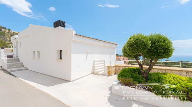 Modern Villa with Fantastic Sea Views in Altea La Vella