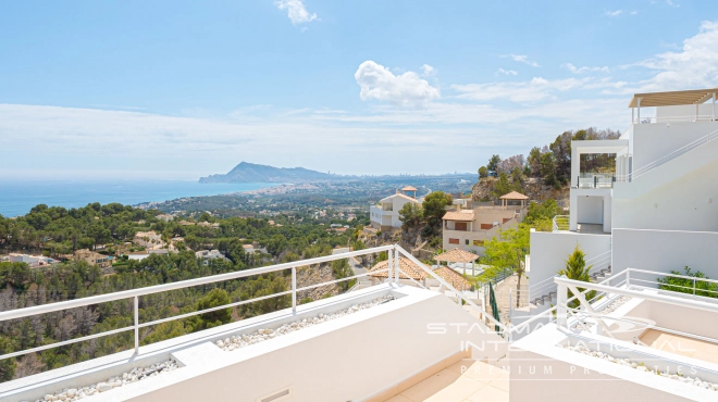 Modern Villa with Fantastic Sea Views in Altea La Vella