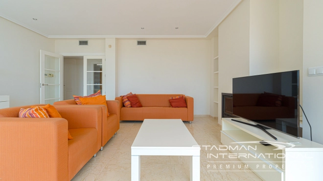 Luksusleilighet med Privat Basseng og Fantastisk Havutsikt