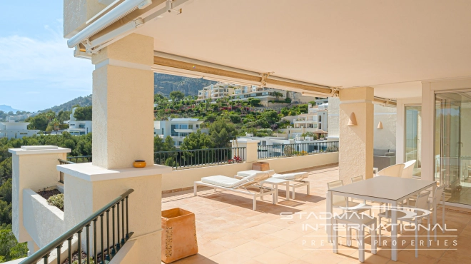 Luksusleilighet med Privat Basseng og Fantastisk Havutsikt