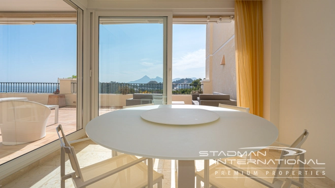 Luksusleilighet med Privat Basseng og Fantastisk Havutsikt