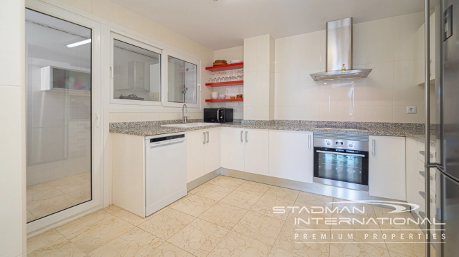 Luksusleilighet med Privat Basseng og Fantastisk Havutsikt