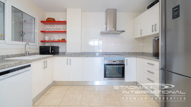 Luksusleilighet med Privat Basseng og Fantastisk Havutsikt