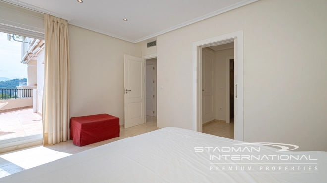 Luksusleilighet med Privat Basseng og Fantastisk Havutsikt