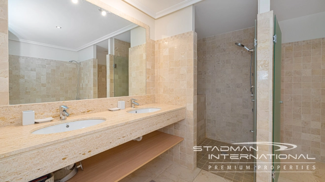 Luksusleilighet med Privat Basseng og Fantastisk Havutsikt