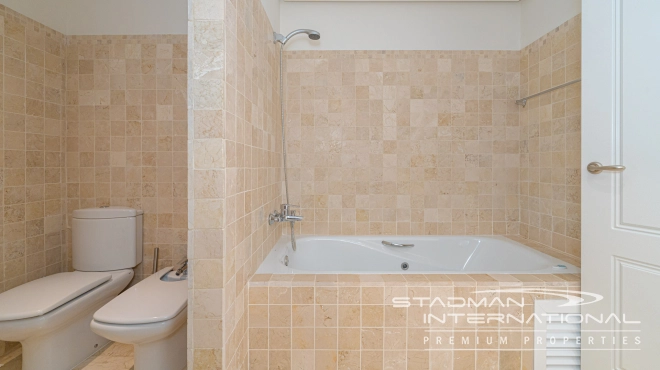 Luksusleilighet med Privat Basseng og Fantastisk Havutsikt