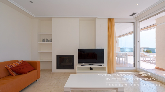 Luksusleilighet med Privat Basseng og Fantastisk Havutsikt