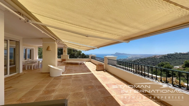 Apartamento de Lujo con Piscina Privada y Fantásticas Vistas al Mar