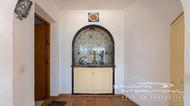 Centrally Located Villa on a Large Plot with Beautiful Sea Views