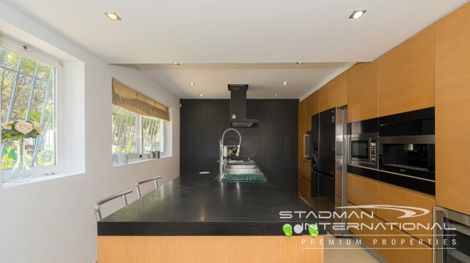 Centrally Located Villa on a Large Plot with Beautiful Sea Views