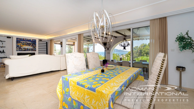 Centrally Located Villa on a Large Plot with Beautiful Sea Views