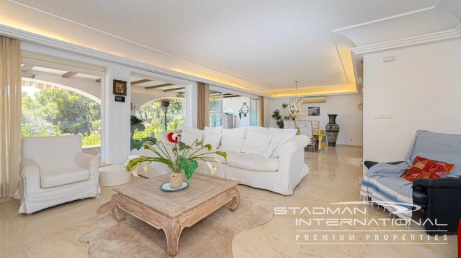 Centrally Located Villa on a Large Plot with Beautiful Sea Views