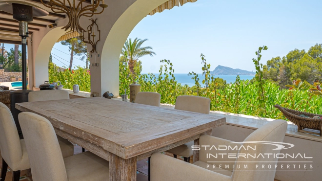 Centrally Located Villa on a Large Plot with Beautiful Sea Views