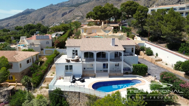 Large Villa with Beautiful Sea Views in the Sierra de Altea