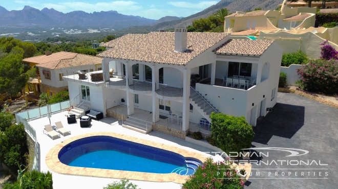 Large Villa with Beautiful Sea Views in the Sierra de Altea