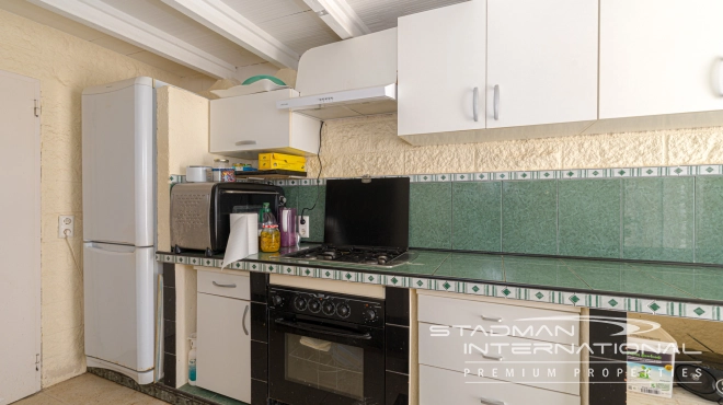 Single Storey Villa with Pool and Beautiful Sea Views