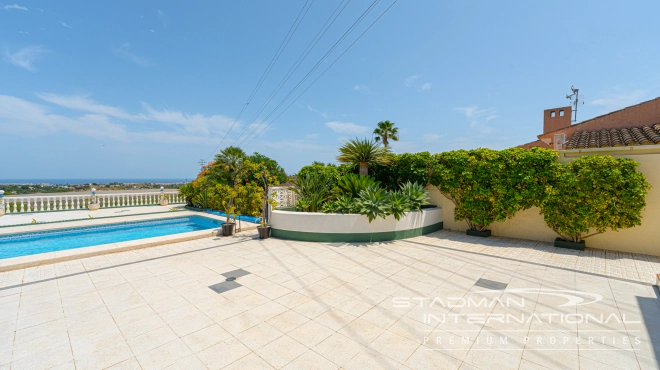 Single Storey Villa with Pool and Beautiful Sea Views