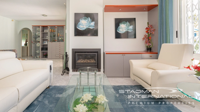 Single Storey Villa with Pool and Beautiful Sea Views