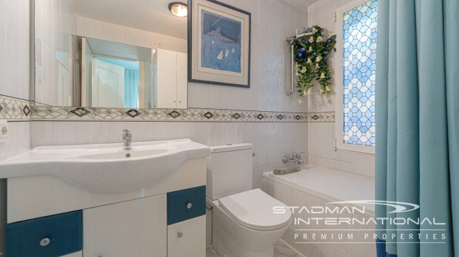 Single Storey Villa with Pool and Beautiful Sea Views