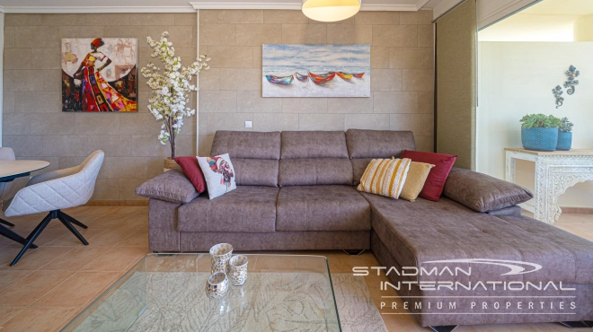 Toppleilighet med Romslige Terrasser og Havutsikt i Altea Hills