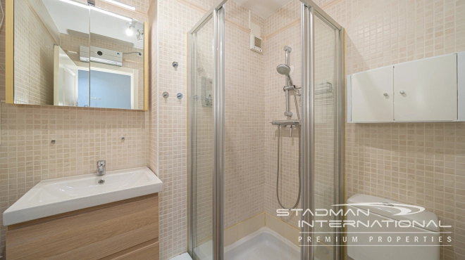 Toppleilighet med Romslige Terrasser og Havutsikt i Altea Hills