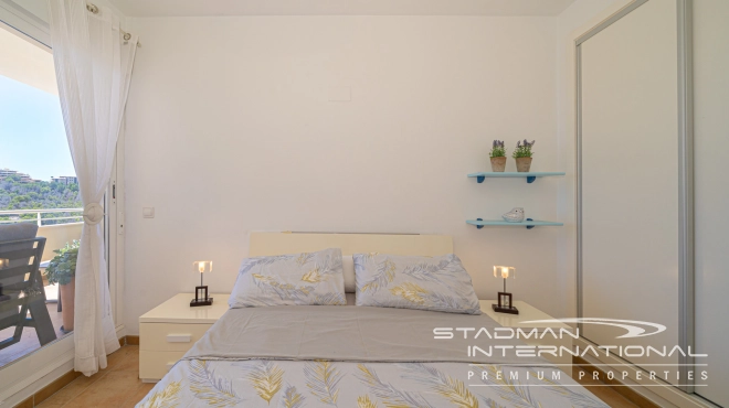 Toppleilighet med Romslige Terrasser og Havutsikt i Altea Hills