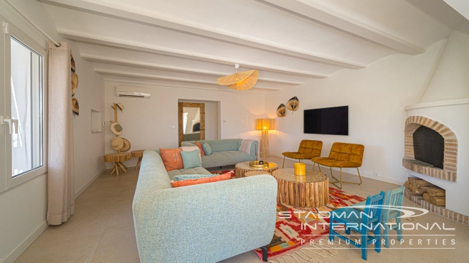 Renovated Villa with Guest Apartment Close to La Olla Beach