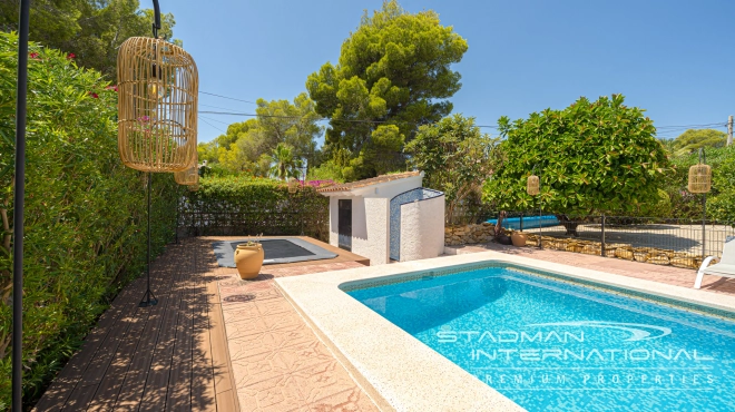 Renovated Villa with Guest Apartment Close to La Olla Beach