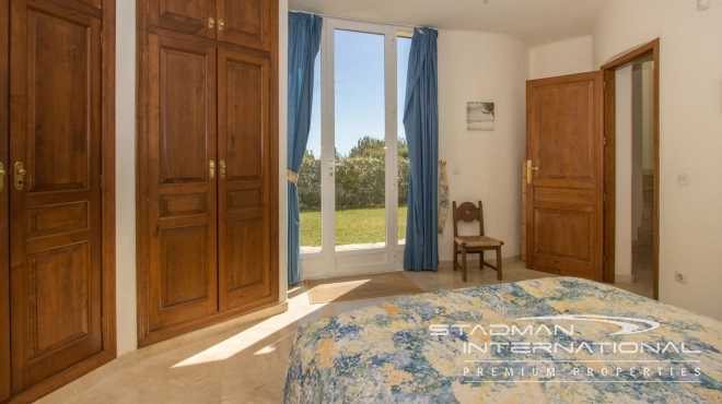 Beautiful Villa on a Flat Plot with a Nice Garden