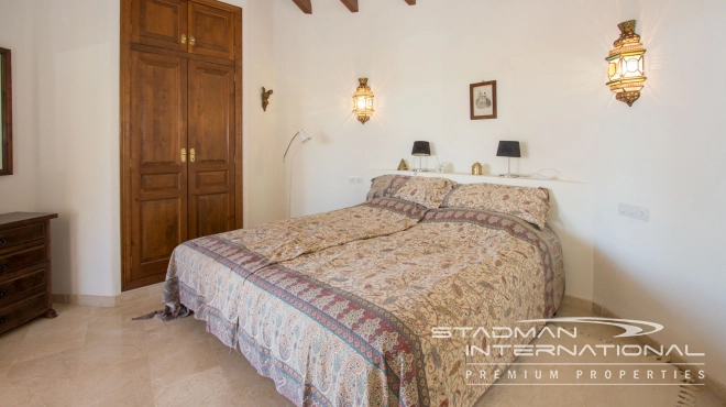 Beautiful Villa on a Flat Plot with a Nice Garden