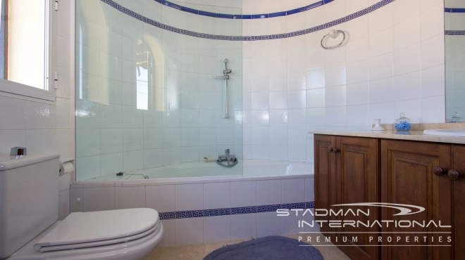 Beautiful Villa on a Flat Plot with a Nice Garden