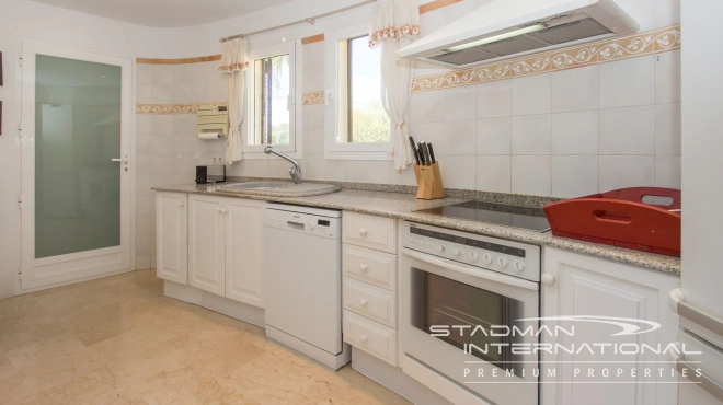 Beautiful Villa on a Flat Plot with a Nice Garden