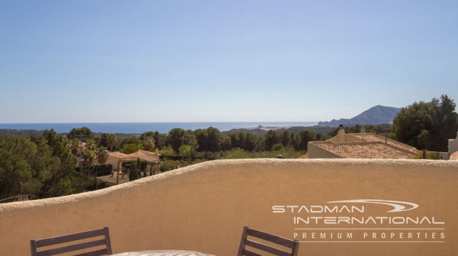 Beautiful Villa on a Flat Plot with a Nice Garden