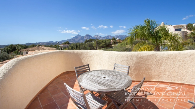 Beautiful Villa on a Flat Plot with a Nice Garden